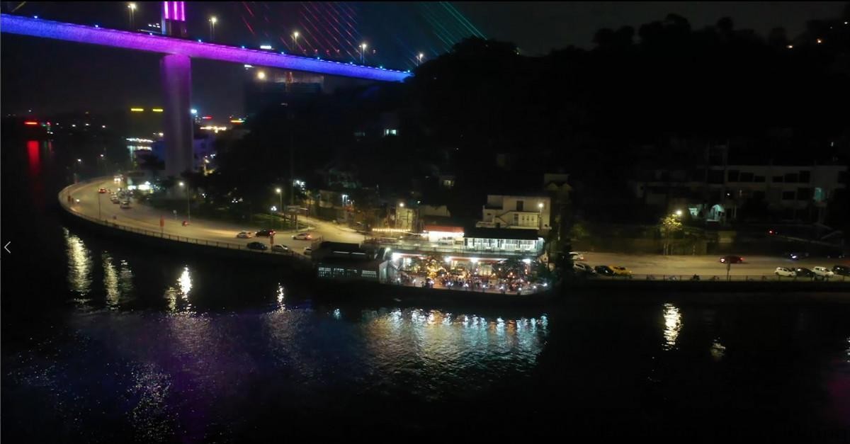 Buổi tối nhìn từ trên cao vào nhà Khải Hương